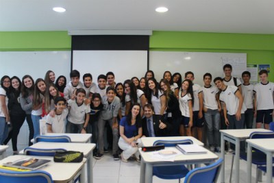 Eduardo Japiassú ministra palestra sobre eleitor do futuro no colégio Fazer Crescer
