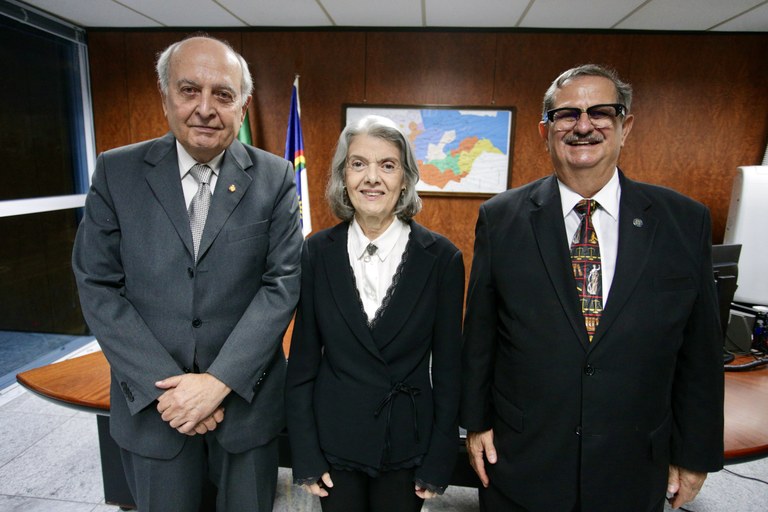 Em visita ao TRE-PE, presidente do TSE fala em prioridade para a biometria 2