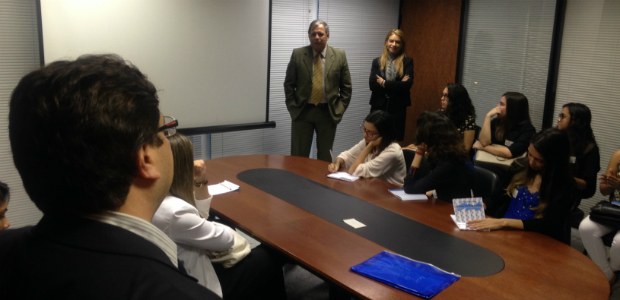 Estudantes de direito visitam o TRE-PE Estudantes da UPE visitam o TRE-PE
