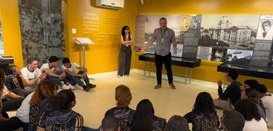 Estudantes do Recife mergulham na história do voto em visita ao Centro de Memória Eleitoral