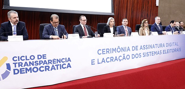 Foto: Alejandro Zambrana/Secom/TSE - Cerimônia de Assinatura Digital e Lacração – 10.09.2024 Foto: Alejandro Zambrana/Secom/TSE - Cerimônia de Assinatura Digital e Lacração – 10.09.2024