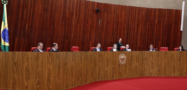 Foto: Alejandro Zambrana/Secom/TSE - Sessão plenária do TSE - 23.04.2026