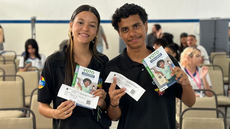 interna TRE Pernambuco faz mobilização para jovem tirar primeiro título