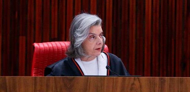 ministra Cármen Lúcia na sessão administrativa do dia 20.04.2023 ministra Cármen Lúcia na sessão administrativa do dia 20.04.2023