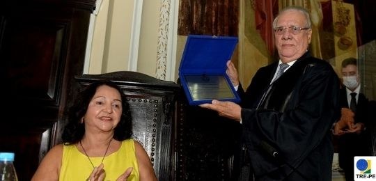Presidente do TRE-PE participa de homenagem ao desembargador Jovaldo Nunes Presidente do TRE-PE participa de homenagem ao desembargador Jovaldo Nunes