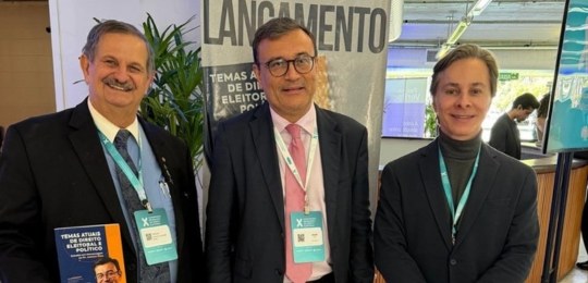 Presidente do TRE-PE participa de lançamento de livro