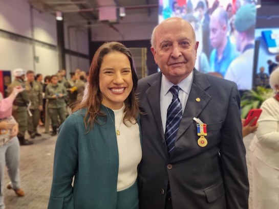 Presidente do TRE-PE recebe medalha pelos 200 anos da PM Cerimônia aconteceu nesta quarta-feira, no Recife
