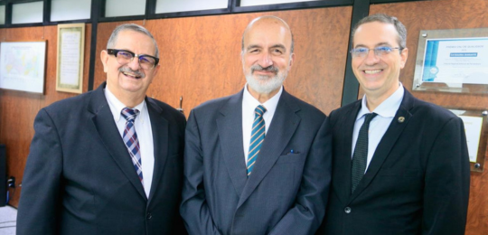 Presidente do TRE-PE recebe professor Fernando Araújo