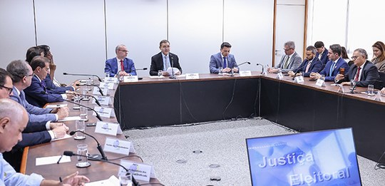 Presidente do TSE assina acordo com partidos políticos - 17.06.2026