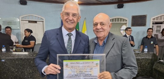 Presidente recebe título de cidadão honorário de Sanharó Solenidade aconteceu na Câmara de Vereadores do município