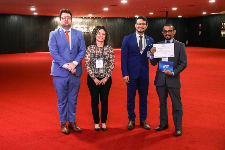 Servidor do TRE-PE e professor de Pernambuco participam do Teste Público da Urna 4 Servidor do TRE-PE e professor de Pernambuco participam do Teste Público da Urna 4