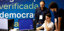 Durante uma semana, a urna foi submetida a simulações de hackers para validação de sua segurança