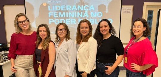 Servidoras do TRE-PE participam de capacitação sobre liderança feminina Servidoras do TRE-PE participam de capacitação sobre liderança feminina