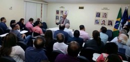 TRE-PE - ASSERPE recebe palestra do professor Henrique Melo