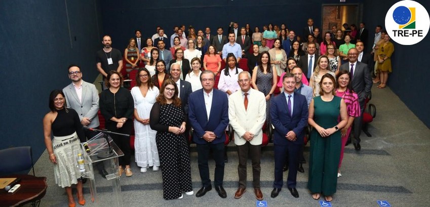 TRE-PE - Codeje aprova mais ações integradas e fortalecimento das EJEs Edição do Recife marca os 10 anos de criação do colégio