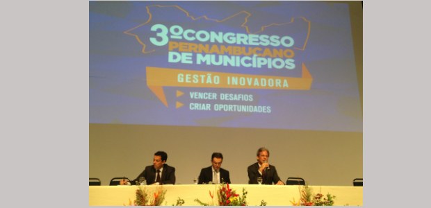 Palestra de Dr. Henrique Dias no Congresso Pernambucano de Municípios