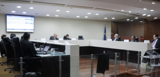TRE-PE- Corte julga contas partidárias Foto da Corte do TRE-PE em julgamento de contas partidárias