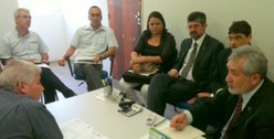 Encontro para discutir o recadastramento biométrico, na Prefeitura de Custódia.