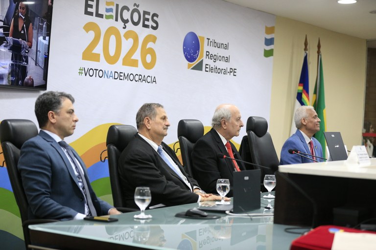 TRE-PE dá posse a 31 novos servidores e reforça a atuação em todo o estado