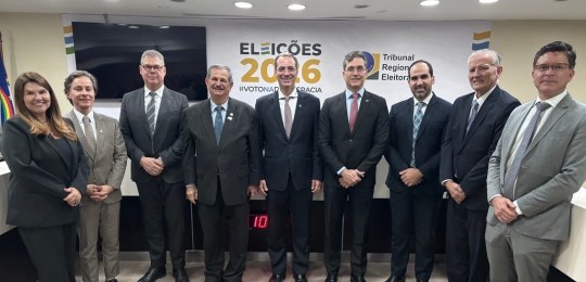 TRE-PE dá posse a desembargador eleitoral substituto