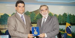 O Desembargador Roberto Morais recebeu Comenda do Mérito no município de Ingazeira/PE.