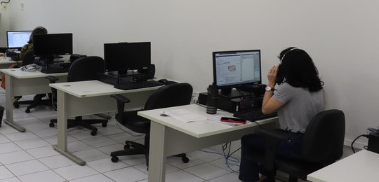 TRE-PE DISQUE ELEITOR O Disque Eleitor está disponível através do número (81) 3194-9400