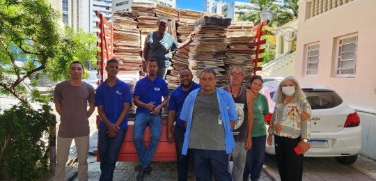 TRE-PE doa quase cinco toneladas de papelão à cooperativa de catadores