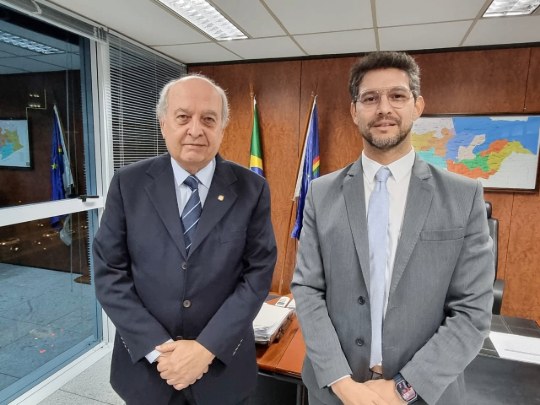 TRE-PE e PF ressaltam trabalho em parceria em prol da segurança nas eleições Presidente do Tribunal se reuniu com o superintendente da Polícia Federal