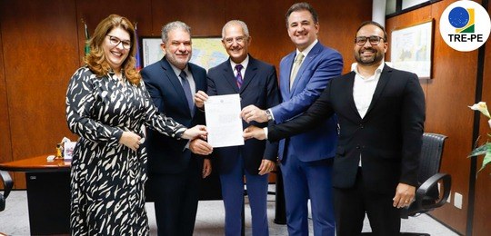 TRE-PE- EJE e OAB-PE firmam parceria com Instituto Luiz Mário Moutinho