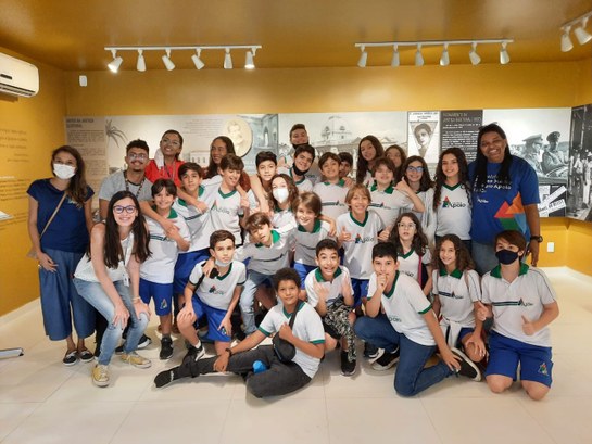 Eleitores do futuro visitam o Centro de Memória do TRE-PE