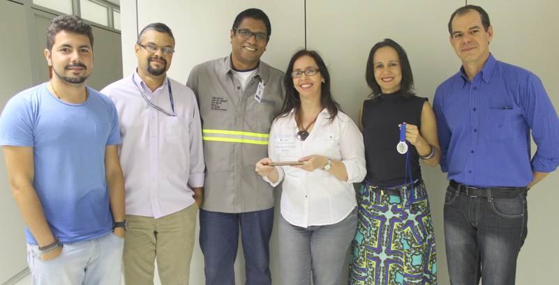 Equipe da Comissão Socioambiental e demais membros que auxiliaram na implantação da ação de redu...