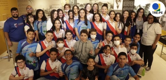 TRE-PE ESTUDANTES VISITAM O CENTRO DE MEMÓRIA DA JUSTIÇA ELEITORAL TRE-PE ESTUDANTES VISITAM O CENTRO DE MEMÓRIA DA JUSTIÇA ELEITORAL