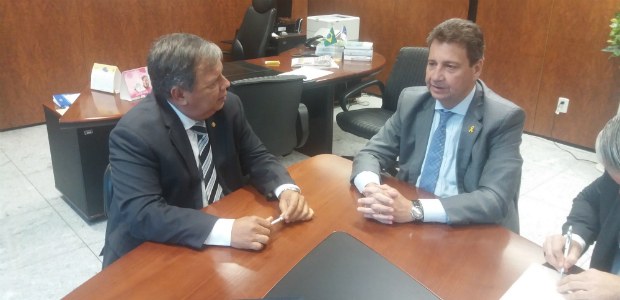 TRE-PE faz convênio com o Detran Presidente do TRE-PE faz convênio com o diretor-presidente do Detran