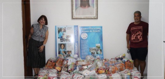 TRE-PE faz doação de cestas básicas e de roupas arrecadadas na Semana do Servidor Público TRE-PE faz doação de cestas básicas e de roupas arrecadadas na Semana do Servidor Público