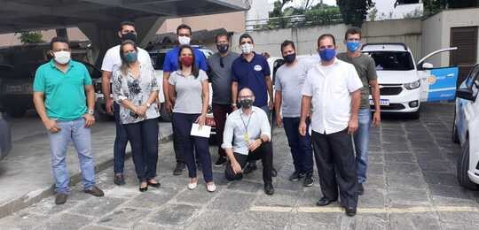 Os motoristas atuaram no transporte de servidores e técnicos de urna no final de semana do dia d...