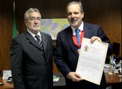 TRE-PE-MEDALHA-ARMANDO