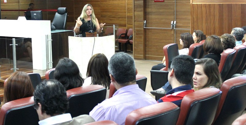 Palestra Assédio Moral em 31/10, promovida pelo Comitê de Ética.
Palestrante Karla Júlia Marcelino