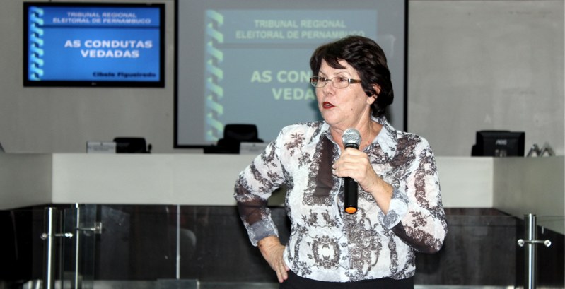 TRE-PE - Palestra Cibele Figueiredo Palestra de Cibele Figueiredo, Secretária Judiciária do TRE-PE