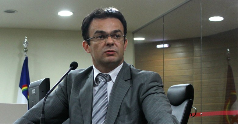 Professor e advogado Walber Agra em palestra