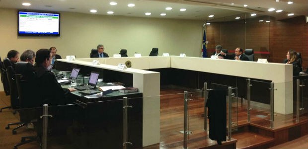 TRE-PE Pleno do TRE-PE em julho de 2017 Foto do pleno do TRE de Pernambuco, em sessão de julgamento no mês de julho de 2017