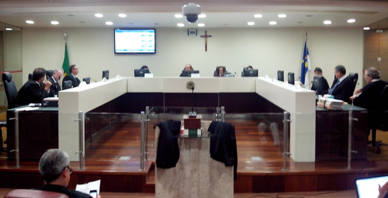 O prefeito de Petrolina, Júlio Lóssio (PMDB), teve seu mandato cassado por decisão do Tribunal R...