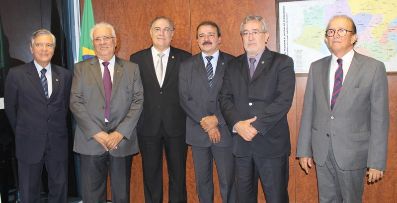 TRE-PE- Posse Desembargador Paulo Victor 2 Autoridades do Judiciário prestigiam cerimônia de posse do Des. Paulo Victor