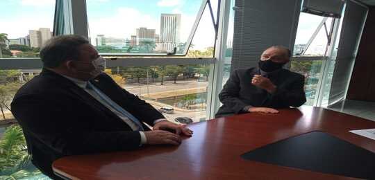 TRE-PE - Presidente da Alepe elogia atuação do TRE-PE Em visita de cortesia ao Tribunal Regional Eleitoral de Pernambuco, o deputado Eriberto Medeiros...