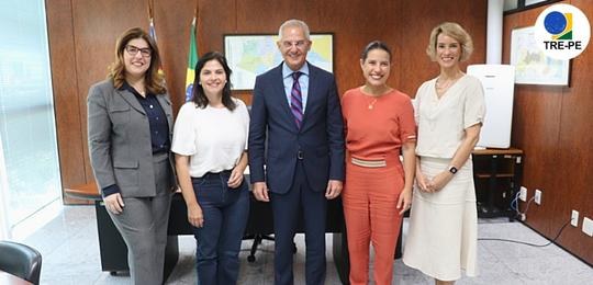 TRE-PE Presidente do TRE-PE recebe visita de cortesia Presidente do TRE-PE recebe visita de cortesia