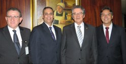 Presidente do TSE, Ministro Marco Aurélio, recebe pedido do Diretor-Geral do TRE-PE, para a real...