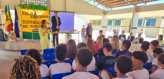 TRE-PE Programa Eleitor e Eleitora do Futuro é apresentado em EREM de Petrolina Programa Eleitor e Eleitora do Futuro é apresentado em EREM de Petrolina