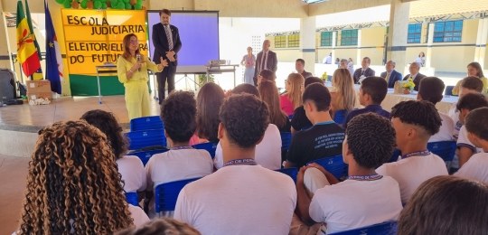 TRE-PE - Programa Eleitora e Eleitor do Futuro atendeu 3,5 mil jovens desde o ano passado TRE-PE - Programa Eleitora e Eleitor do Futuro atendeu 3,5 mil jovens desde o ano passado