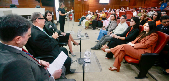 Quatro novos servidores tomam posse no TRE-PE