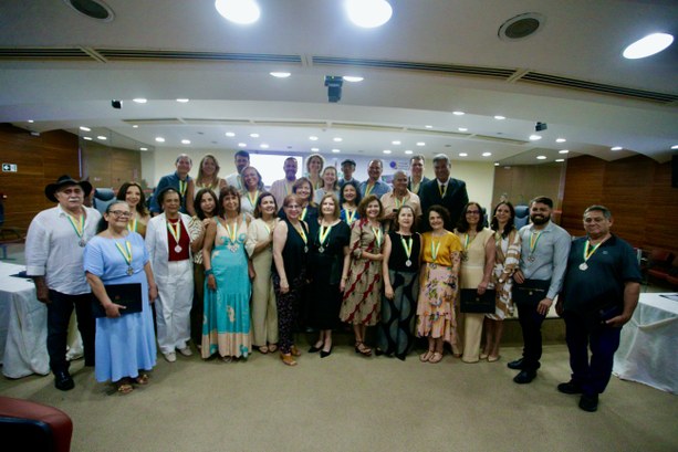 TRE-PE realiza a entrega da Medalha do Mérito do Servidor Eleitoral de 2024 Comenda reconhece trabalho e dedicação dos servidores da Justiça Eleitoral