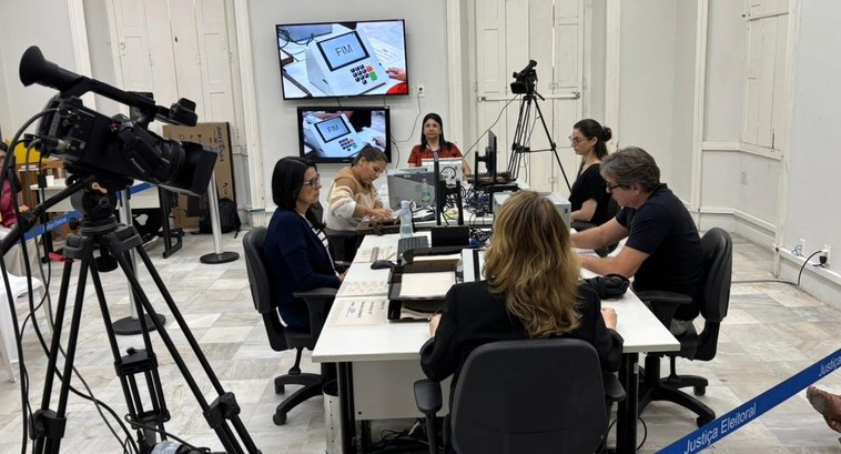 TRE-PE realiza testes de integridade e autenticidade na eleição suplementar de Goiana TRE-PE realiza testes de integridade e autenticidade na eleição suplementar de Goiana